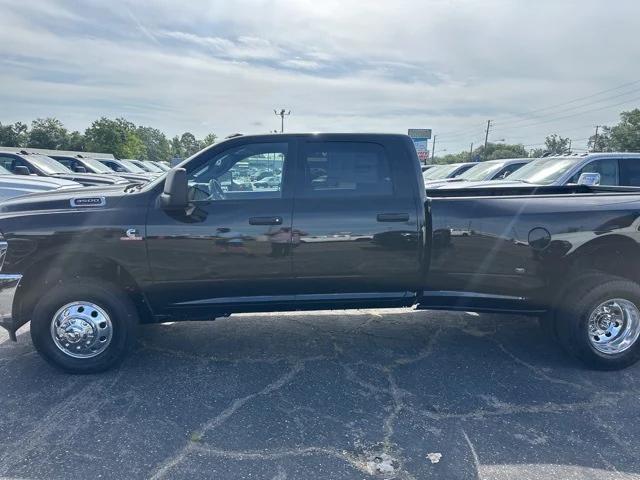 2025 RAM Ram 3500 RAM 3500 TRADESMAN CREW CAB 4X4 8 BOX