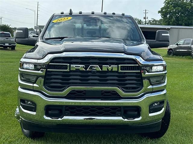 2025 RAM Ram 3500 RAM 3500 TRADESMAN CREW CAB 4X4 8 BOX