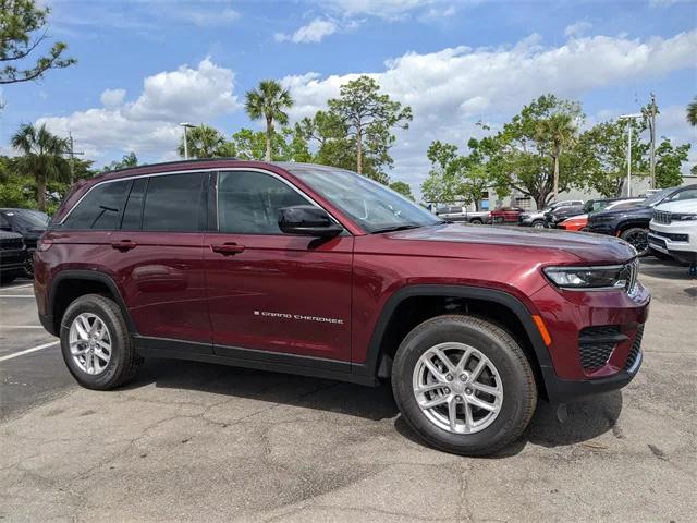 2025 Jeep Grand Cherokee GRAND CHEROKEE LAREDO X 4X4