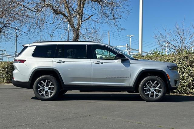 2025 Jeep Grand Cherokee GRAND CHEROKEE L LIMITED 4X4