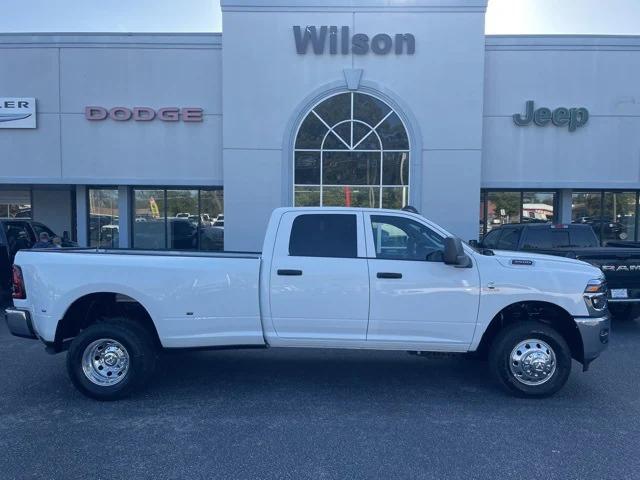 2025 RAM Ram 3500 RAM 3500 TRADESMAN CREW CAB 4X4 8 BOX