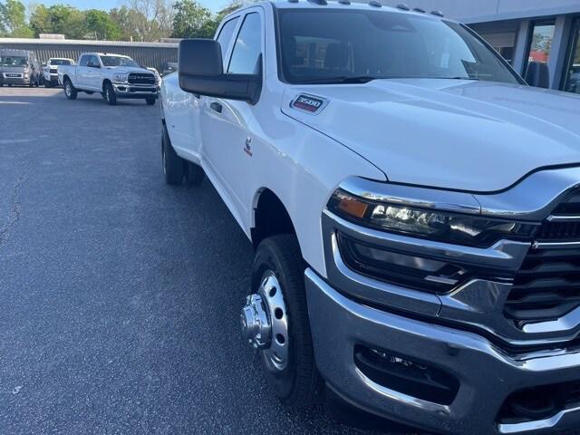 2025 RAM Ram 3500 RAM 3500 TRADESMAN CREW CAB 4X4 8 BOX