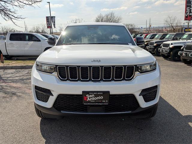 2025 Jeep Grand Cherokee GRAND CHEROKEE LAREDO 4X2