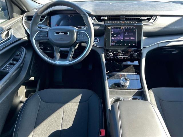 2025 Jeep Grand Cherokee GRAND CHEROKEE L LAREDO X 4X4
