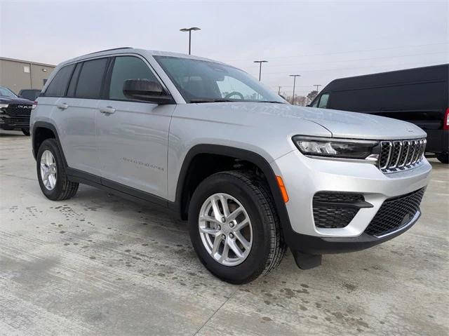 2025 Jeep Grand Cherokee GRAND CHEROKEE LAREDO X 4X2
