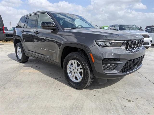 2025 Jeep Grand Cherokee GRAND CHEROKEE LAREDO 4X2