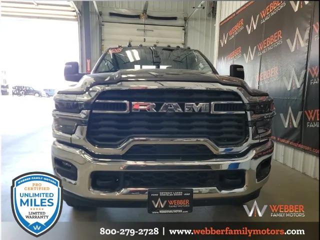 2025 RAM Ram 3500 RAM 3500 BIG HORN CREW CAB 4X4 8 BOX