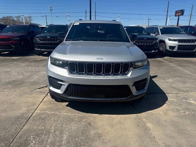 2025 Jeep Grand Cherokee GRAND CHEROKEE LAREDO X 4X2