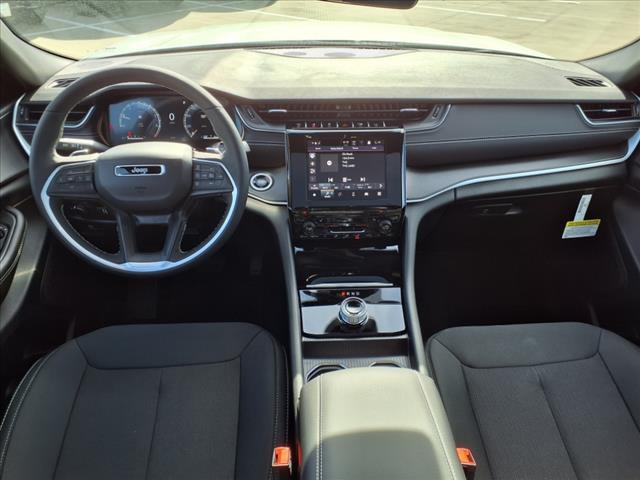 2025 Jeep Grand Cherokee GRAND CHEROKEE L LAREDO X 4X4