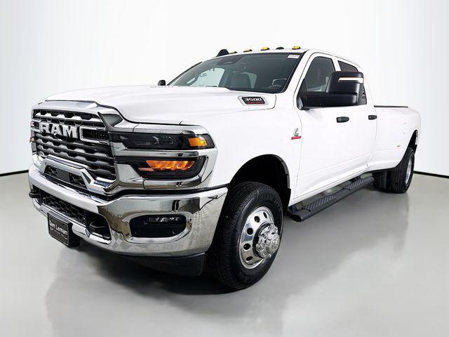 2025 RAM Ram 3500 RAM 3500 TRADESMAN CREW CAB 4X4 8 BOX