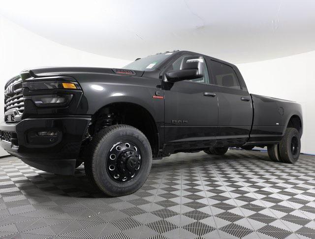 2025 RAM Ram 3500 RAM 3500 BIG HORN CREW CAB 4X4 8 BOX