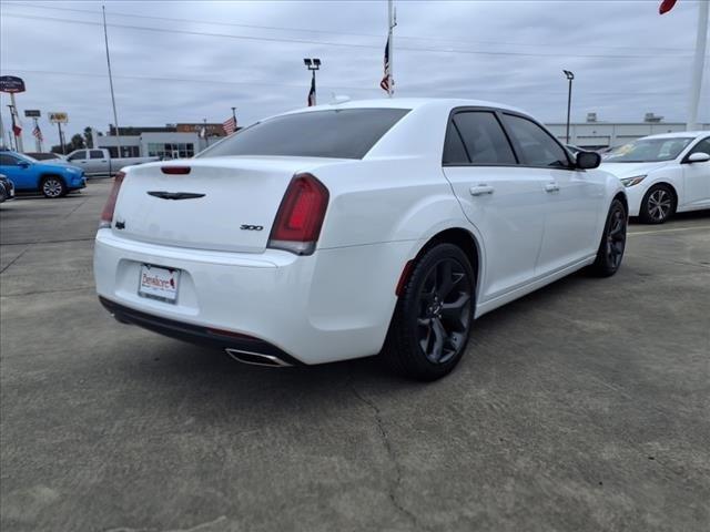 2022 Chrysler 300 Touring