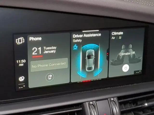 2024 Alfa Romeo Giulia Quadrifoglio RWD
