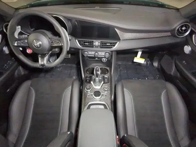 2024 Alfa Romeo Giulia Quadrifoglio RWD