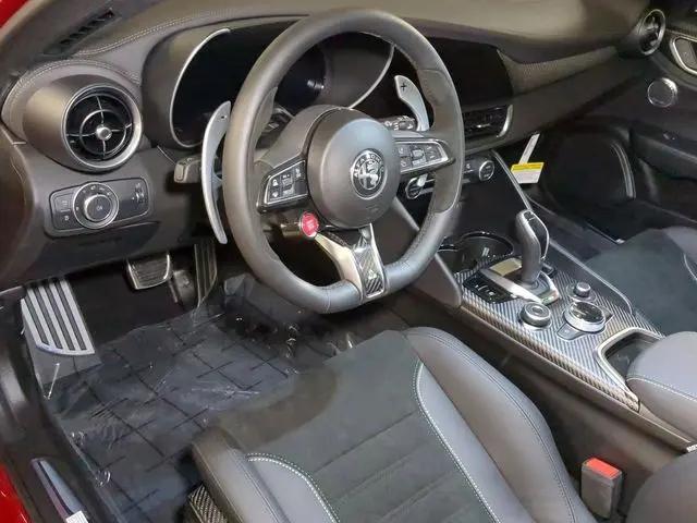 2024 Alfa Romeo Giulia Quadrifoglio RWD