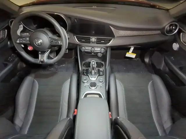 2024 Alfa Romeo Giulia Quadrifoglio RWD