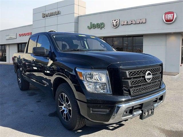 2023 Nissan TITAN Crew Cab SV 4x2