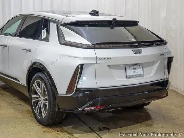 2025 Cadillac iQ Luxury w/1SD