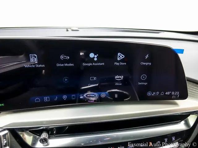 2025 Cadillac iQ Luxury w/1SD