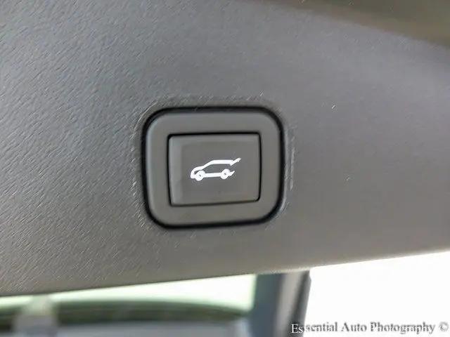 2025 Cadillac iQ Luxury w/1SD