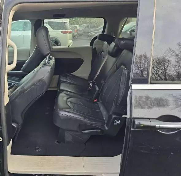 2020 Chrysler Pacifica Touring L