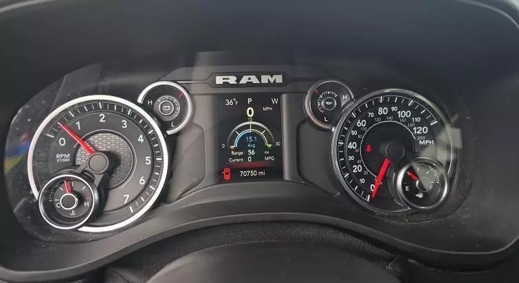 2021 Ram 1500 Big Horn Crew Cab 4x4 5'7" Box