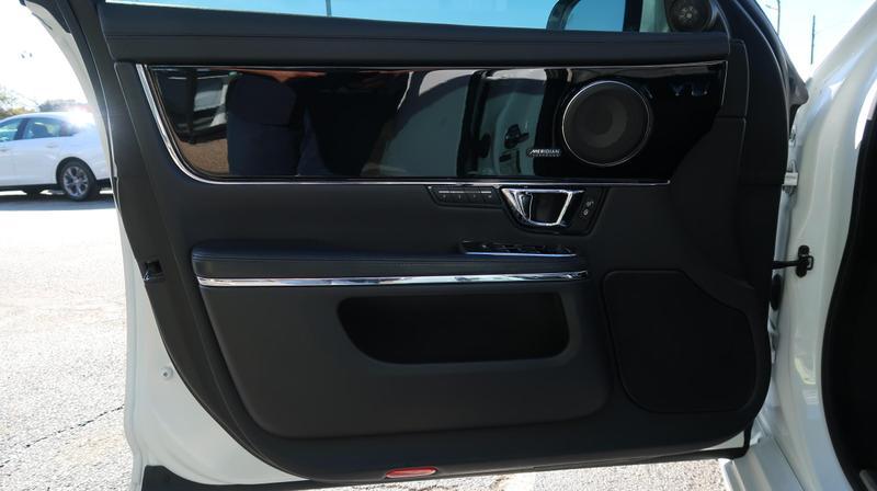 2019 Jaguar XJ R-Sport