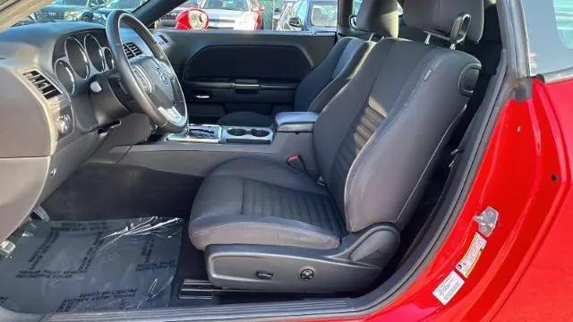 2014 Dodge Challenger SXT Coupe 2D