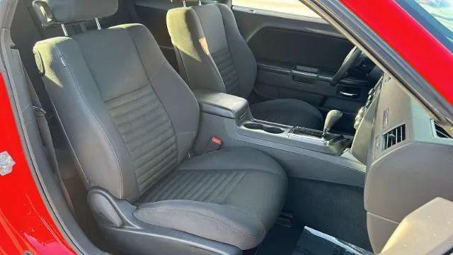 2014 Dodge Challenger SXT Coupe 2D