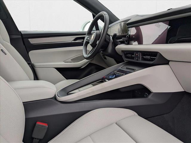 2025 Porsche Macan Electric 4S