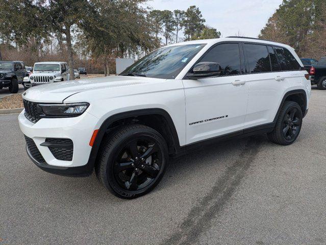 2023 Jeep Grand Cherokee Altitude 4x2