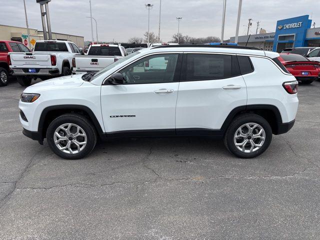 2025 Jeep Compass COMPASS LATITUDE 4X4