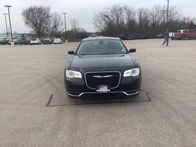 2019 Chrysler 300 Touring