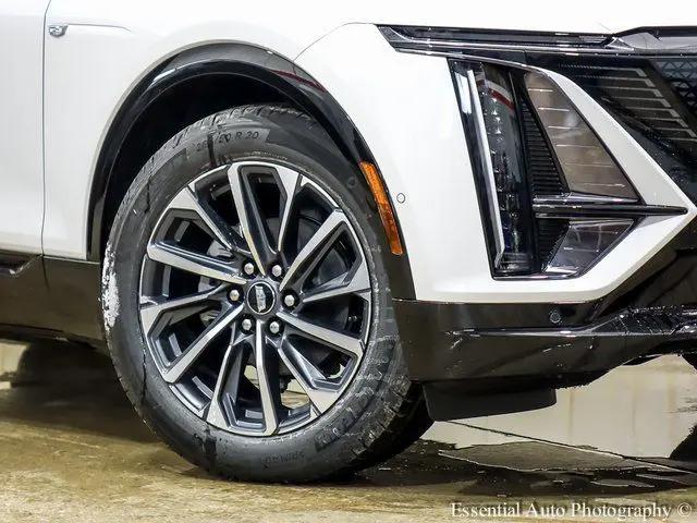2025 Cadillac iQ Sport w/1SJ