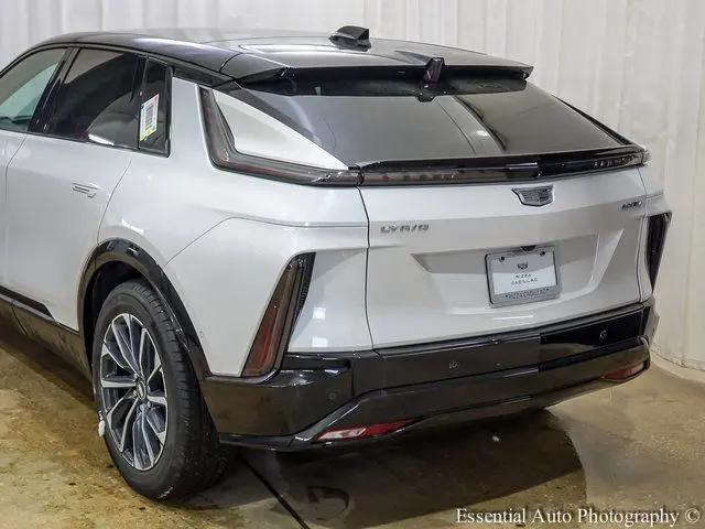 2025 Cadillac iQ Sport w/1SJ