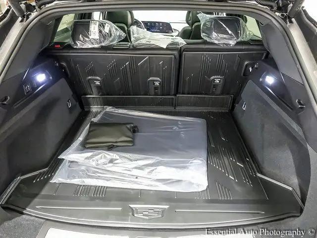 2025 Cadillac iQ Sport w/1SJ