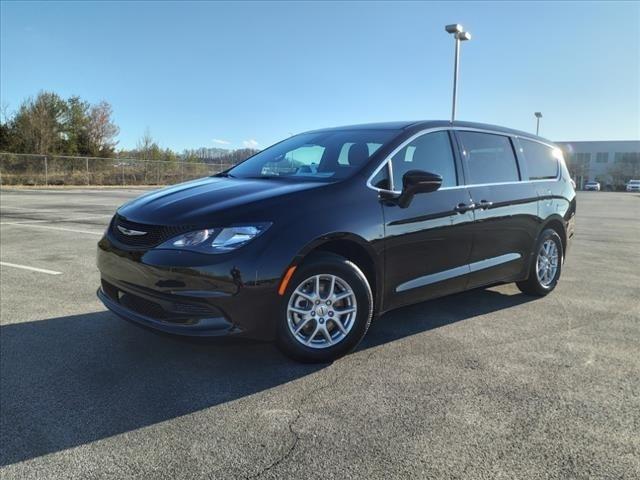 2025 Chrysler Voyager VOYAGER