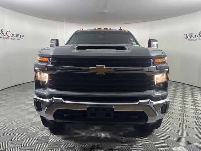 2024 Chevrolet Silverado 3500HD 4WD Crew Cab Long Bed LT