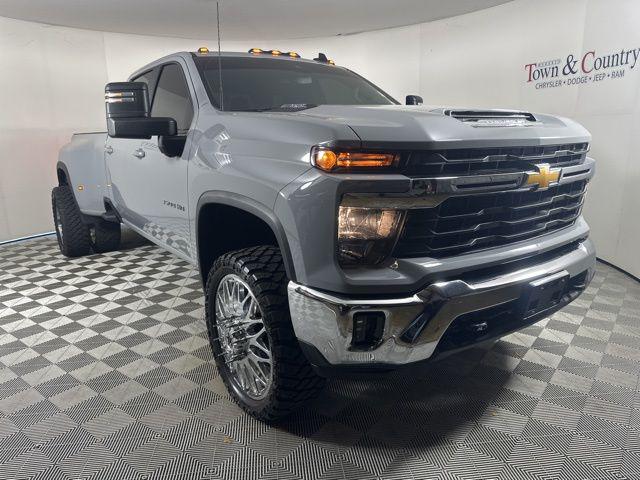 2024 Chevrolet Silverado 3500HD 4WD Crew Cab Long Bed LT