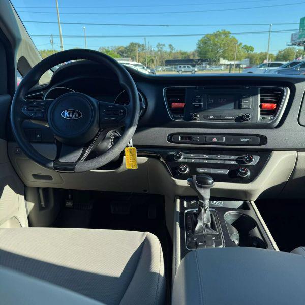 2015 Kia Sedona LX