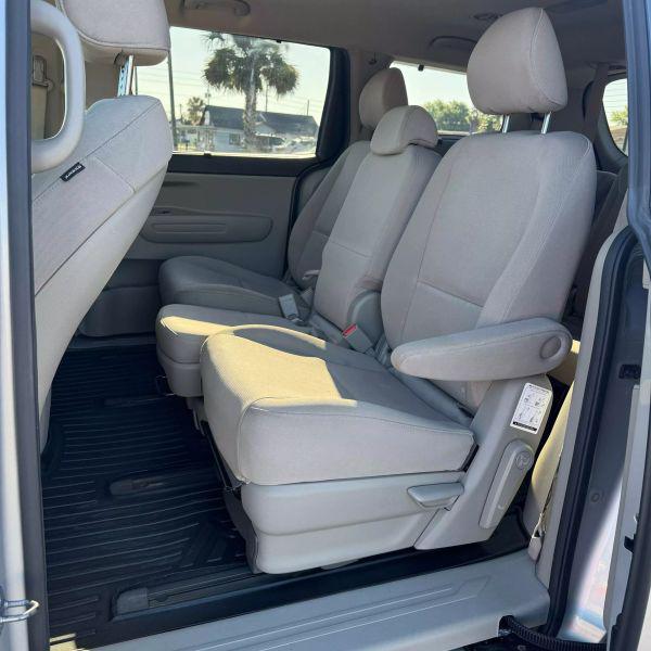 2015 Kia Sedona LX