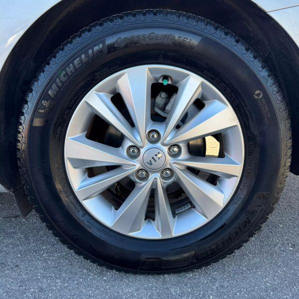2015 Kia Sedona LX
