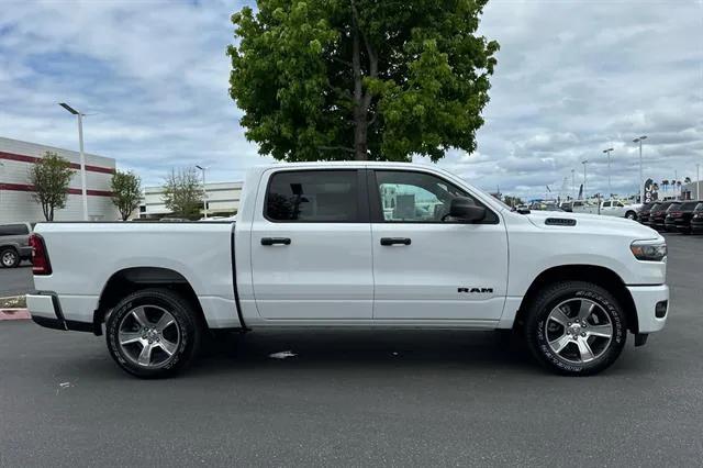 2025 RAM Ram 1500 RAM 1500 TRADESMAN CREW CAB 4X4 57 BOX