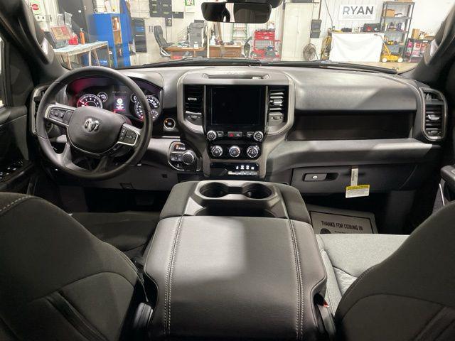 2025 RAM Ram 1500 RAM 1500 TRADESMAN CREW CAB 4X4 57 BOX