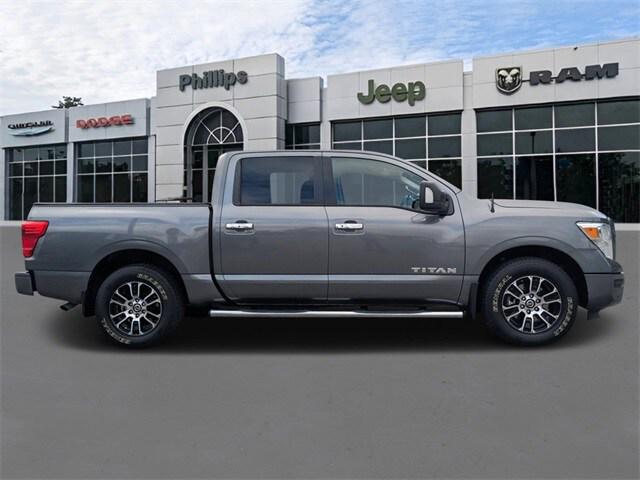 2021 Nissan TITAN Crew Cab SV 4x2