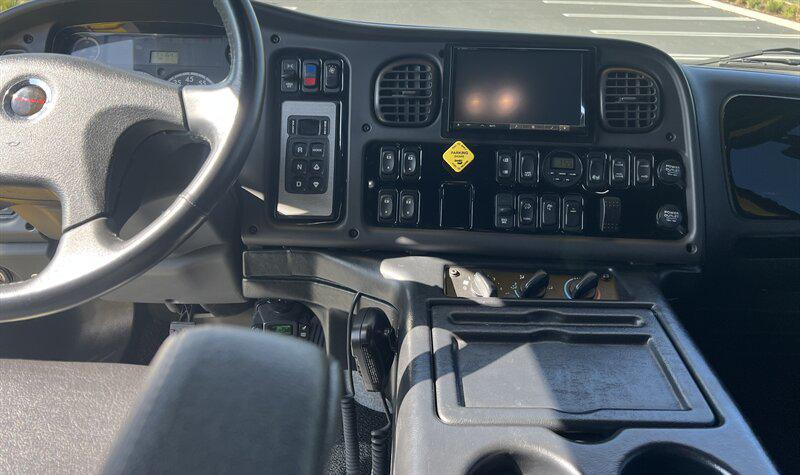 2015 Freightliner P4xl SPORTCHASSIS
