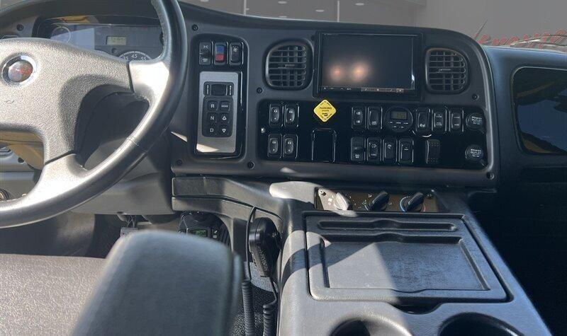 2015 Freightliner P4xl SPORTCHASSIS