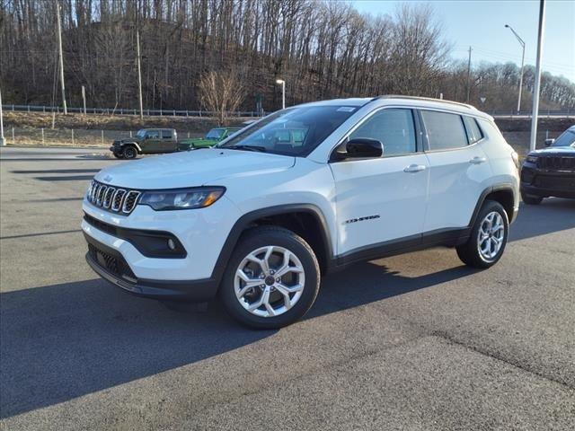 2025 Jeep Compass COMPASS LATITUDE 4X4