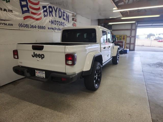 2025 Jeep Gladiator GLADIATOR NIGHTHAWK 4X4