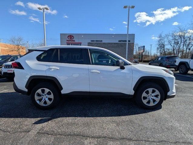 2023 Toyota RAV4 LE